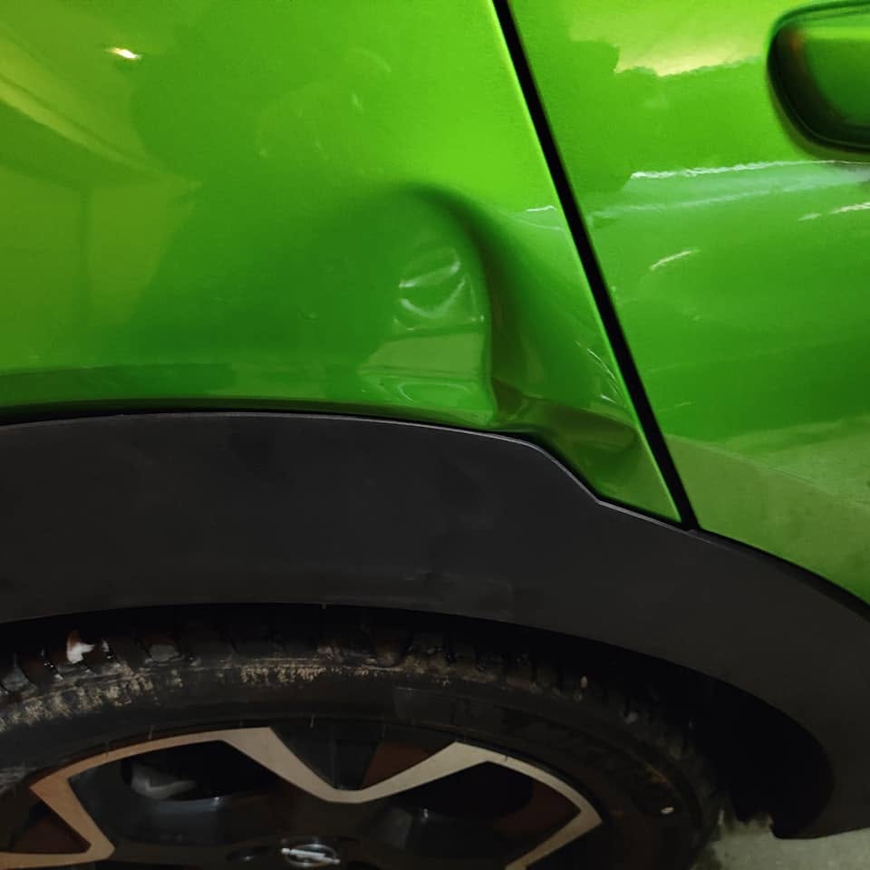 Opel Mokka — galinis sparnas prieš remontą